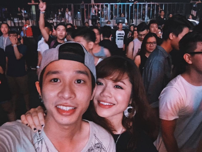 "Chúc mừng kỷ niệm 7 năm người đã ở cạnh tôi từ lúc tóc dài đến khi tóc ngắn. Cùng nhau băng ngàn cây số từ Bắc vào Nam...", MC Thái Trang chia sẻ.