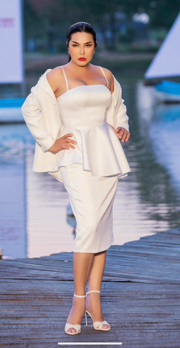 Cindy Thái Tài thần thái trên sàn catwalk.