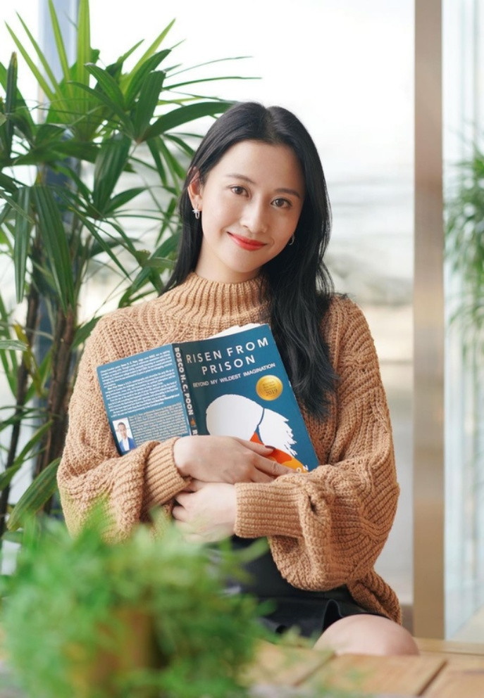 "Tôi không hiểu họ làm vậy với mục đích gì. Từ trước tới nay tôi khẳng định mình chưa bao giờ quen người có gia đình, càng không vì đại gia mới chọn quen, điều này thật vô lý", nữ diễn viên chia sẻ.