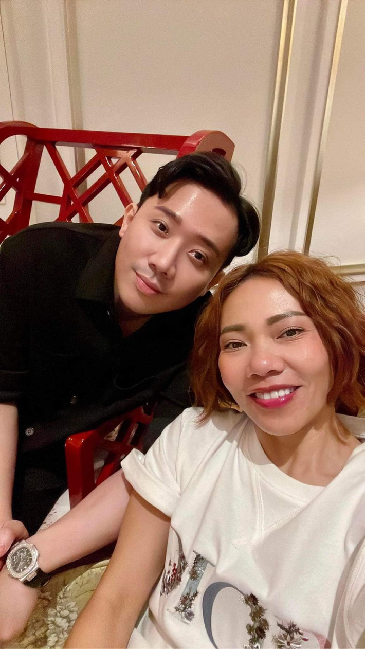 MC Trấn Thành gọi Hà Trần là "nghệ sĩ thượng thặng, thần tượng lớn nhất" trong lòng mình.