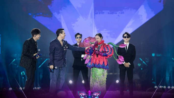 O Sen có hành trình đáng nhớ tại The Masked Singer Vietnam (Ca sĩ mặt nạ) mùa đầu tiên. Vượt qua nhiều giọng ca thực lực khác, cô giành ngôi vị quán quân với tỷ lệ bình chọn cao nhất từ khán giả. Sau khi gỡ mascot, danh tính O Sen lộ diện. Cô chính là ca sĩ, giảng viên thanh nhạc Ngọc Mai.