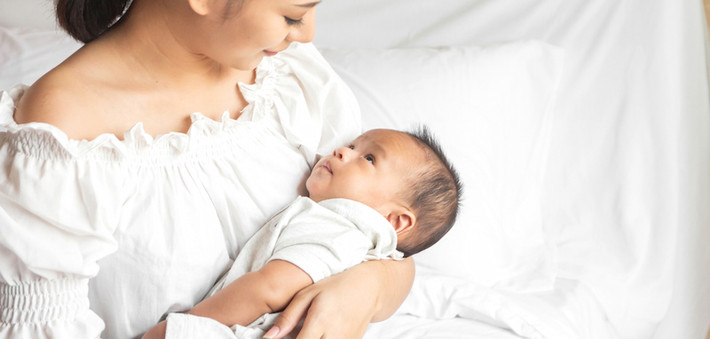 Đàn ông tuyệt đối không được đến nhà đàn bà mới đẻ, chưa tròn tháng: Thời xưa thì đàn ông có địa vị cao hơn nữ, địa vị của phụ nữ thấp. Máu sinh con cũng là thứ được xem là bẩn thỉu và xui xẻo.