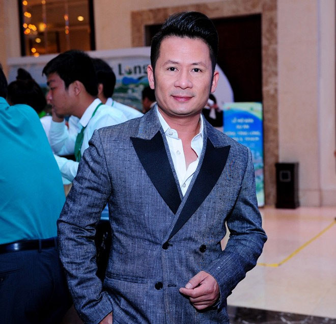 Theo một nguồn tin, nam ca sĩ tham gia sự kiện liên quan đến bất động sản vì muốn tìm hiểu để mua một mảnh đất rộng tại TP HCM. Anh muốn xây ngôi nhà theo kiểu sân vườn để ở mỗi khi về Việt Nam biểu diễn. Bằng Kiều thích ngôi nhà của mình có vườn rộng để thỏa thú chơi bonsai, cây cảnh những lúc rảnh rỗi.