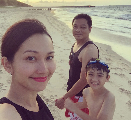 Kim Hiền và ông xã đã tổ chức đám cưới được 4 tháng. Đây dường như là một bước ngoặt cuộc đời của nữ diễn viên khi cuộc sống của cô luôn ngập tràn tiếng cười và hạnh phúc.