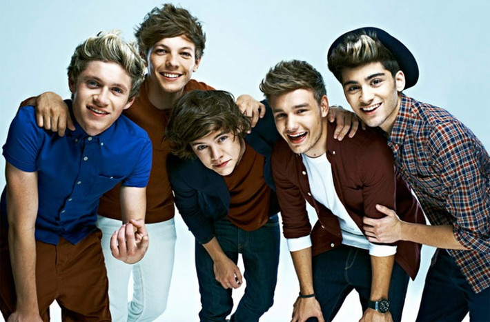 One Direction – Bài hát ra mắt đứng đầu bảng xếp hạng với ba album đầu tiên. Ban nhạc Anh quốc One Direction gây ấn tượng với single đầu tiên "What Makes You Beautiful" năm 2011. Album ra mắt của họ "Up All Night" gây tiếng vang khắp thế giới, đứng đầu các bảng xếp hạng quốc tế. "Up All Night" còn giúp họ là ban nhạc Anh quốc đầu tiên đứng đầu trong bảng xếp hạng Billboard Mỹ.