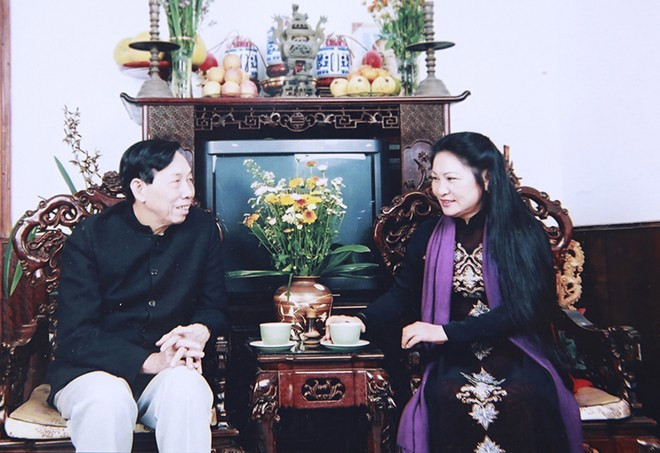 NSƯT Thanh Hương cho rằng, trong cuộc đời bà, điều may mắn nhất là gặp được Thuận Yến: "Anh là người chồng mà tôi không thể chê trách bất cứ điều gì. Hầu như ngày nào, anh ấy cũng dành thời gian để sáng tác và sống cho gia đình, tuyệt nhiên không bù khú rượu bia, tụ tập bạn bè. Tôi càng yêu anh ấy hơn bởi tài đặt lời khi phổ nhạc cho thơ". Theo bà, nhạc sĩ Thuận Yến không chỉ là một người lãng mạn, mà còn luôn lắng nghe lời góp ý của vợ mỗi khi sáng tác. "Ở anh Thuận Yến là cái nết đánh chết cái đẹp" - nghệ sĩ Thanh Hương nói.