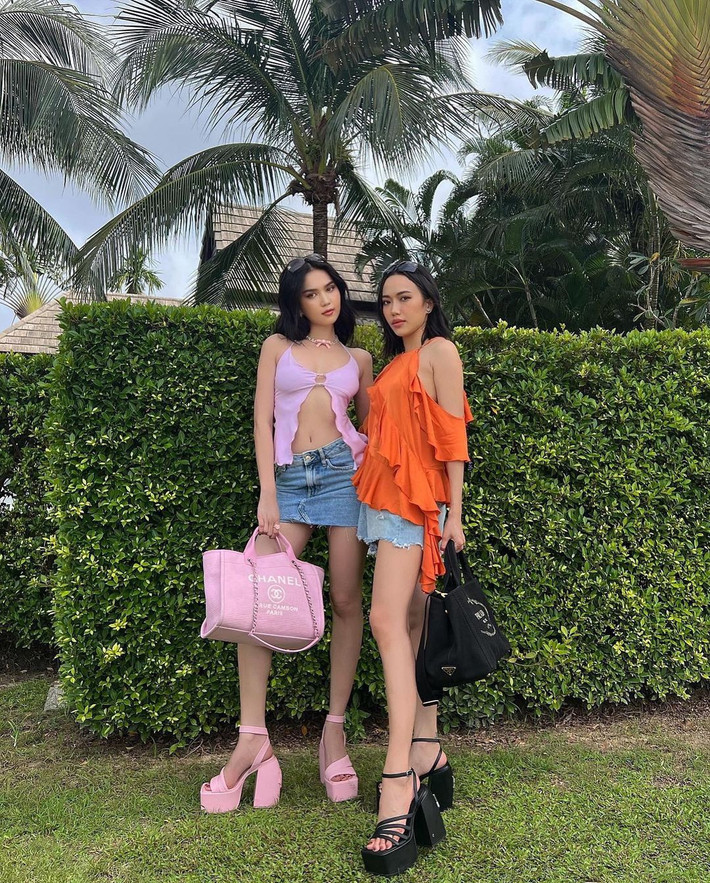 Sao Việt Diệu Nhi vui vẻ đi chơi cùng Ngọc Trinh.