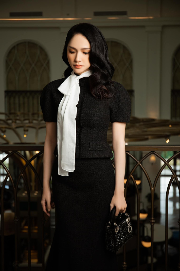 Hương Giang xinh đẹp mặn mà.