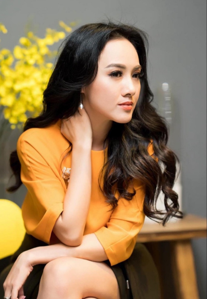 BTV Hoài Anh xinh đẹp dịu dàng chào thu.