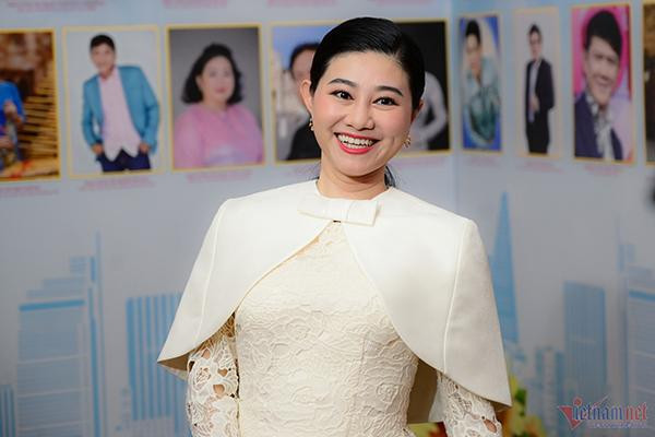 iến cố lớn nhất trong cuộc sống của NSND Quế Trân chính là việc năm 2016, NSND Thành Tòng qua đời. Sau khi tổ chức tang lễ cho bố chu đáo, cô sống trong những tháng ngày đầy buồn bã, hụt hẫng. Có những lúc nữ nghệ sĩ đã nghĩ tới chuyện bỏ nghề và suốt thời gian dài chỉ giam mình ở nhà. Nhưng nhờ sự động viên của mẹ và các đồng nghiệp thân thiết, cô dần lấy lại tinh thần để tiếp tục làm việc. Hiện tại, cô chăm chỉ hoạt động nghệ thuật khi vừa diễn cải lương vừa làm MC, hát tân nhạc, giám khảo các cuộc thi tài năng.