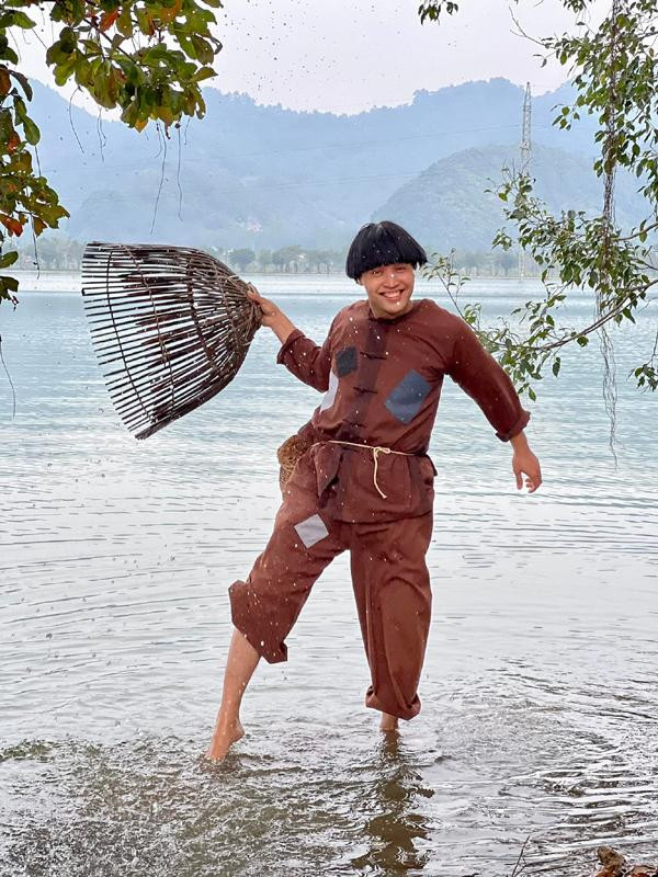 hi công tác tại đây anh đã đóng góp không ít cho nghệ thuật Chèo. Thành tích và cống hiến của anh đã đem lại danh hiệu NSƯT và vị thế trong lĩnh vực này.