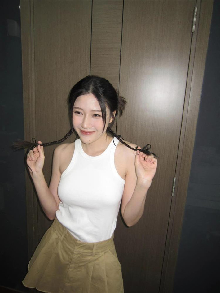 òn hình ảnh mới nhất, "giao diện" cho thấy em gái Trấn Thành ngày càng lạ mắt.
