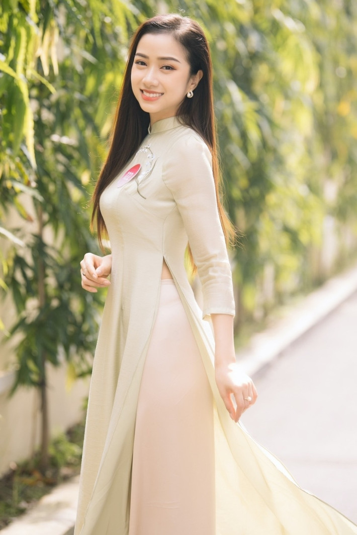 Điểm mạnh của Ngọc Mai là khả năng ngoại ngữ với điểm IELTS 8.0, giao tiếp bằng tiếng Tây Ban Nha lưu loát. Ngoài ra, cô còn có thể giao tiếp cơ bản tiếng Trung, tiếng Hàn.