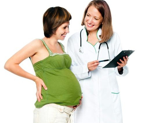 Tập làm quen với bệnh viện : Nhiều bà bầu rất sợ hãi bệnh viện, thậm chí cảm giác sợ hãi đó có thể làm việc sinh nở của bạn bị kéo chậm lại. Chính vì thế hãy tập làm quen với các bệnh viện bằng cách đi một vòng tham quan trước bệnh viện nơi bạn sẽ đến sinh bé nhằm làm quen trước với không khí ở đó sẽ rất có ích khi sinh nở.