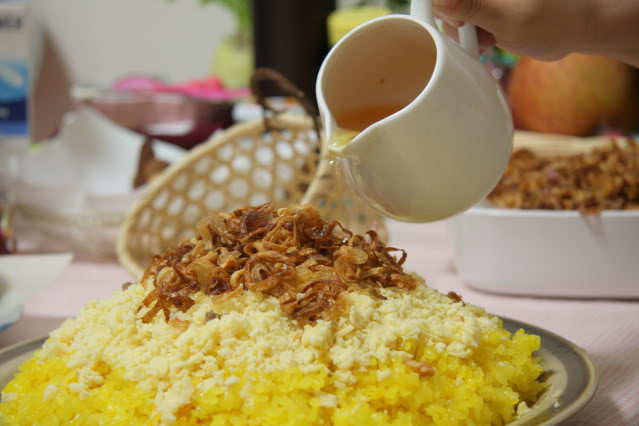 Bạn có thể ăn xôi xéo ngon ở Hàng Bài, chân cầu Ngã Tư Sở, Hàng Giấy