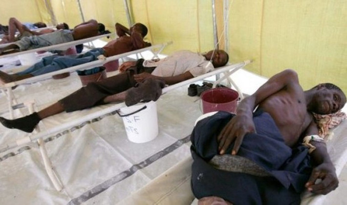 Vào năm 1976, loại virus nguy hiểm đó đã cướp đi sinh mạng của hàng trăm người. Khi đó, Bộ Y tế Zaire (ngày nay đổi tên thành Cộng hòa Congo) đã đặt tên cho loại virus này là Ebola - tên một dòng sông ở Cộng hòa Congo. Đây nơi xuất hiện dịch bệnh lần đầu tiên.