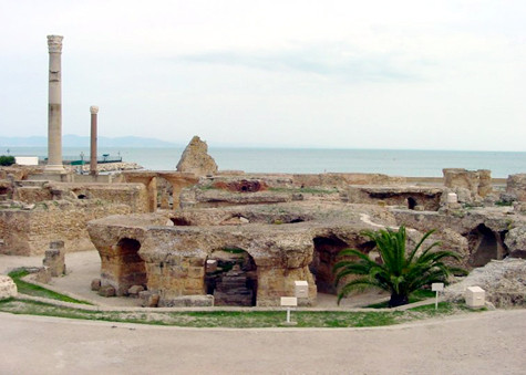 Carthage là thành phố cổ nằm ở Tunisia ngày nay. Theo truyền thuyết của người La Mã, Carthage được những người đi khai khẩn đất hoang gốc Phoenicia, dưới sự lãnh đạo của Elissa (nữ hoàng Dido) thành lập năm 814 trước công nguyên. Sau đó, nơi này phát triển nhanh chóng và trở thành thành phố giàu mạnh ở Địa Trung Hải.