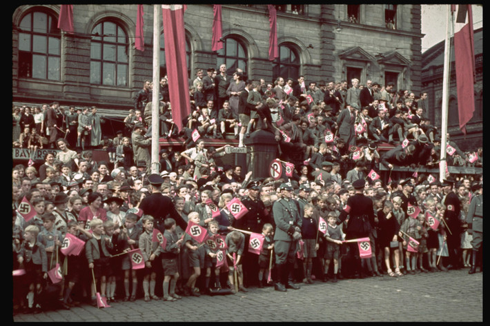 Đám đông ở Munich, Đức tham dự Hội nghị Munich năm 1938.