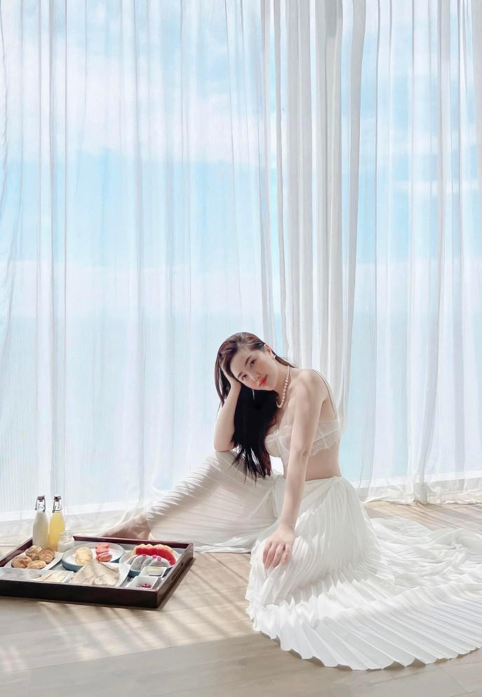 Bảo Thy ngày càng nóng bỏng sau gần một năm sinh con đầu lòng.