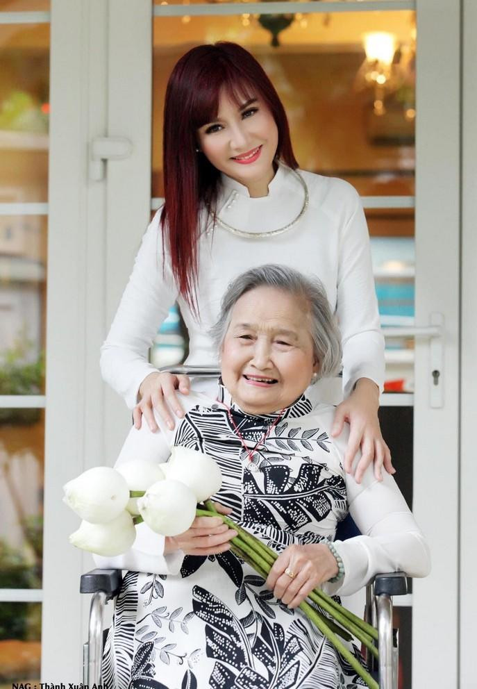 Hiền Mai nhớ những ký ức về người mẹ quá cố.