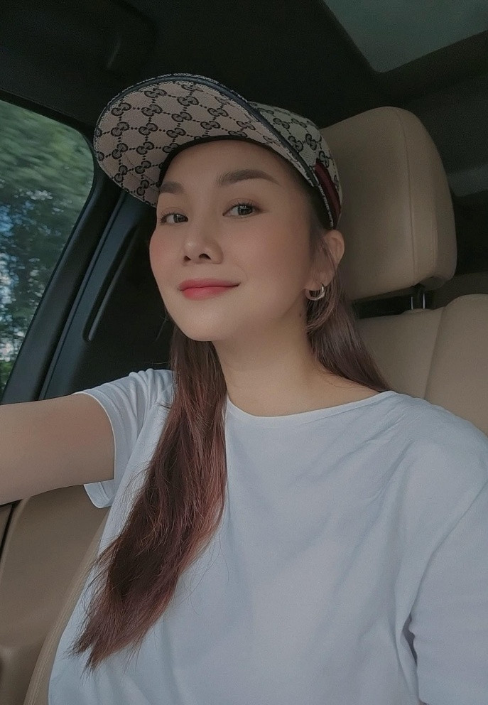 Thanh Hằng hài hước ví mình như một "thằng con trai" vì tính cách mạnh mẽ.