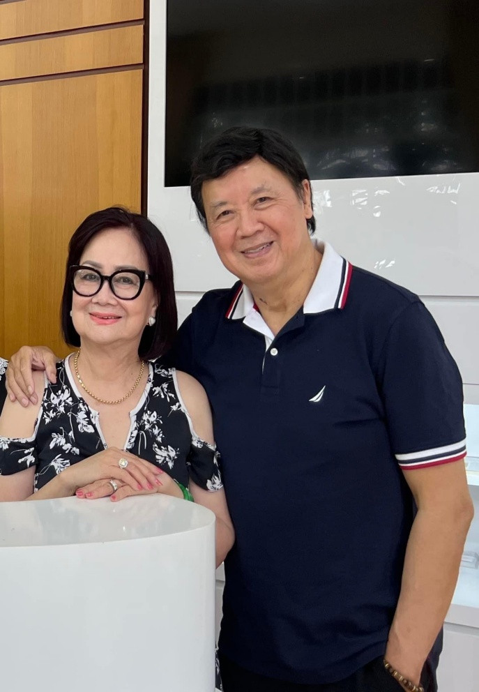 Bảo Quốc được bà xã không ngớt lời khen ngợi vì luôn chủ động phụ giúp làm việc nhà.