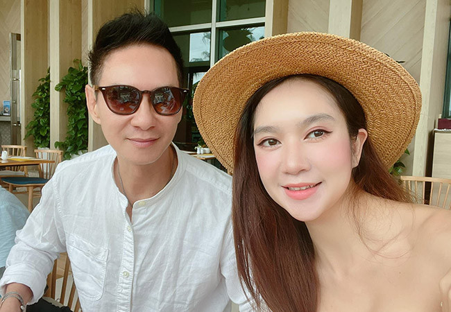 Vợ chồng Lý Hải - Minh Hà nghỉ dưỡng vẫn không quên đăng tuyển diễn viên cho dự án 'Lật mặt'.