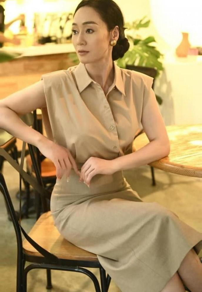 "Chúc bạn có đủ hạnh phúc để được dịu dàng, đủ từng trải để được mạnh mẽ, đủ nỗi buồn để biết cảm thông, đủ hy vọng để biết hạnh phúc!", Quách Thu Phương tâm sự.