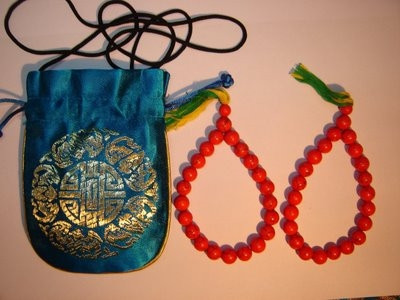 Loại đá quý hợp vận với người sinh ngày 27/4: đá san hô đỏ, đá Garnet (ngọc hồng lựu).