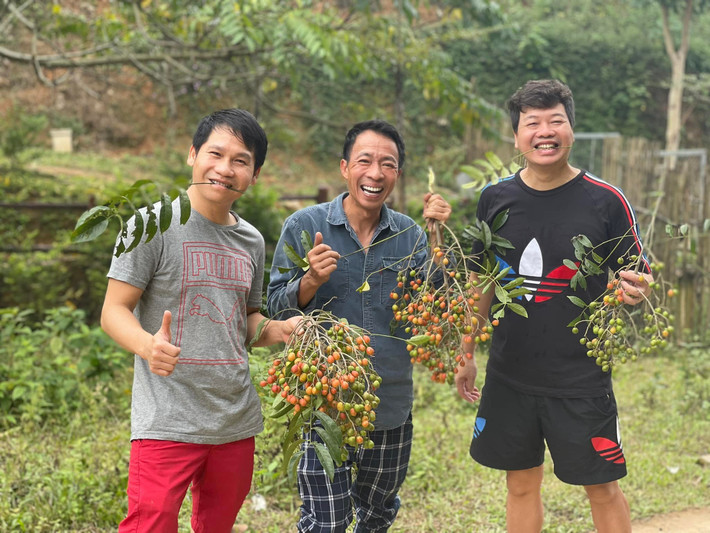 Dịp cuối tuần, gia đình Trọng Tấn, Đăng Dương hội ngộ tại trang trại của ca sĩ Việt Hoàn.