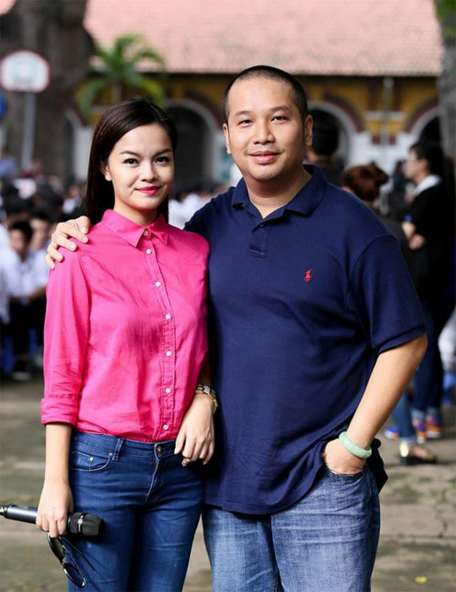 Quang Huy là đạo diễn kiêm ông bầu nổi tiếng của showbiz Việt, sở hữu công ty giải trí đình đám.