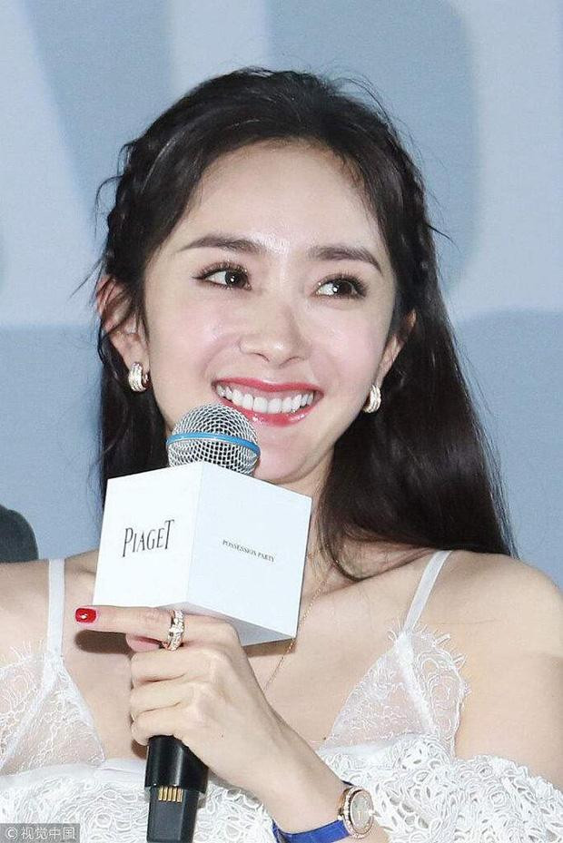 Trái ngược với Angela Baby, Dương Mịch lại có hàm răng hơi móm.