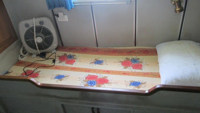 Phòng ngủ trên tàu CSB 4032.