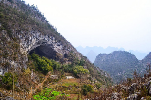 ##sc### Làng Trung Đông nằm ở độ cao khoảng 1.800 m so với mực nước biển, ở sâu bên trong một hang động tự nhiên rộng lớn. (ảnh: Bored Panda).
