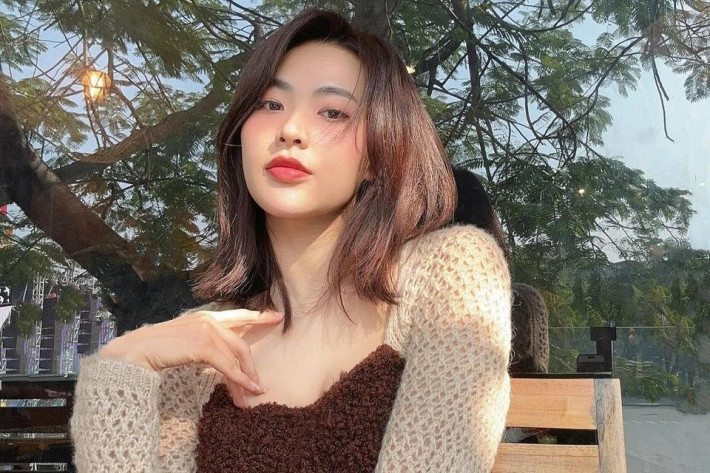 Minh Trang đang là cái tên được chú ý khi đóng cặp với Song Luân trong Yêu trước ngày cưới. Nữ diễn viên sinh năm 1995 tại Hải Phòng, cô tốt nghiệp Đại học Sân khấu Điện ảnh Hà Nội. Minh Trang từng góp mặt trong loạt tác phẩm như Bạch mã hoàng tử, Cây táo nở hoa, Tình khúc bạch dương hay Chọc tức vợ yêu.