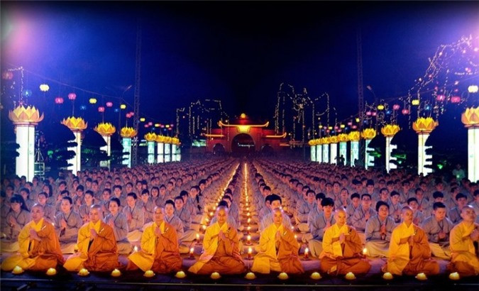 Một buổi lễ Phật giáo ở Việt Nam.
