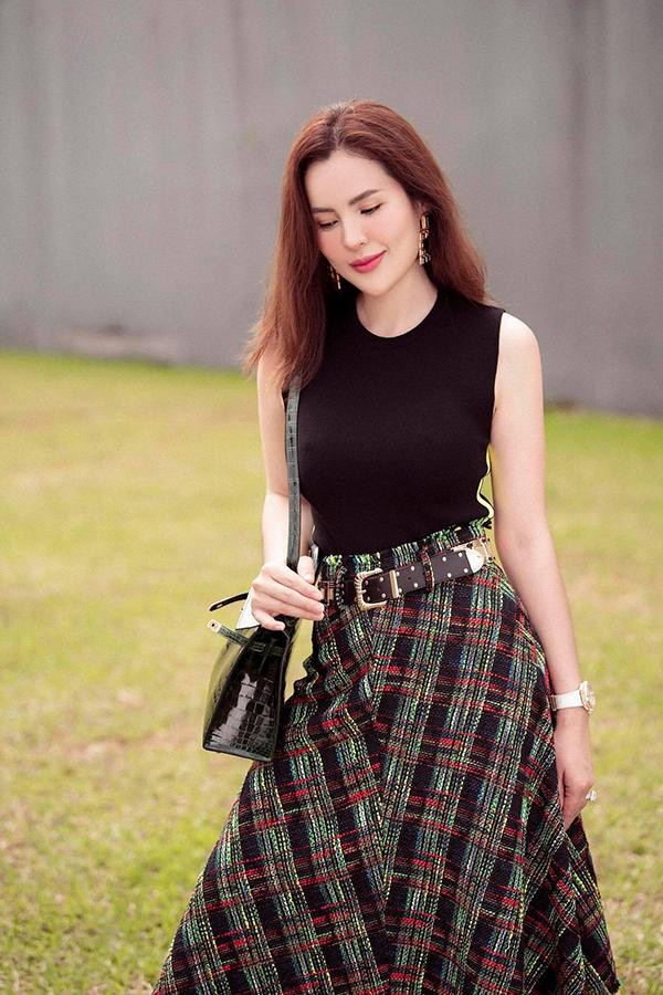goài danh hiệu trên, cô là chủ đầu tư và Chủ tịch Hội đồng quản trị của hệ thống nghỉ dưỡng cao cấp, resort và nhà hàng thuộc tập đoàn danh tiếng tại Mũi Né, Phú Quốc, Nha Trang.