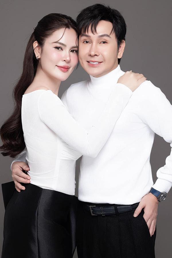 rước khi làm lễ đính hôn với Phương Lê, NSƯT Vũ Luân cho biết anh từng trải qua vài mối tình dang dở, trong đó có hai lần định kết hôn nhưng không thành. Nhiều năm qua, nghệ sĩ sống độc thân. Anh nói nhờ đi hát ở đâu cũng được khán giả yêu thương nên anh vơi bớt nỗi buồn vì thiếu vắng người bên cạnh bầu bạn. Dù vậy, Vũ Luân thừa nhận "những lúc về nhà ngủ tôi lại thấy cô đơn".