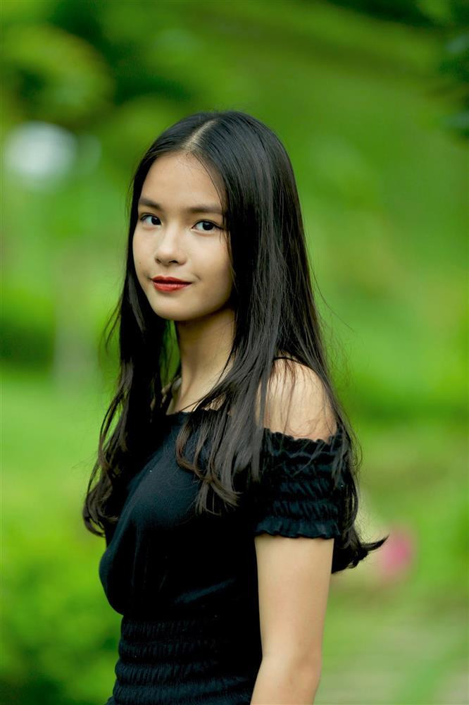 ó người mẹ xinh đẹp, Hạ Phương cũng thừa hưởng sự xinh xắn từ khi mới chỉ là cô bé 13-14 tuổi.