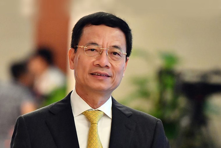 Tiểu ban Truyền thông do Bộ trưởng Nguyễn Mạnh Hùng làm Trưởng Tiểu ban. Tiểu ban có nhiệm vụ chỉ đạo và hướng dẫn việc cung cấp thông tin bảo đảm thống nhất, kịp thời, chính xác; chỉ đạo các cơ quan truyền thông tăng cường công tác tuyên truyền, phổ biến về các biện pháp phòng, chống dịch; tuyên truyền truyền cảm hứng, nêu gương người tốt, việc tốt, cách làm hay, mô hình hiệu quả, đồng thời đấu tranh phản bác các luận điệu xuyên tạc, kích động, sai sự thật về phòng, chống dịch bệnh COVID-19.
