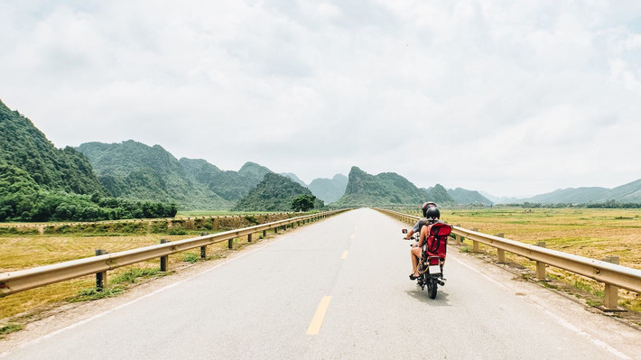 Trong số các địa điểm hấp dẫn tại Việt Nam, đường mòn Hồ Chí Minh (còn gọi là đường Trường Sơn) được đánh giá là tuyến đường hấp dẫn dành cho những du khách thích đi phượt bằng xe máy. Ảnh: Gocnhin.com.vn.