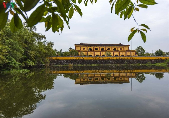 Những năm gần đây, Trung tâm Bảo tồn Di tích Cố đô Huế đã trùng tu lại công trình Tàng thư lâu như kiến trúc ban đầu. Được biết, sau khi hoàn thành việc phục hồi, công trình này tiếp tục được đầu tư trở thành thư viện hoàng cung, nơi lưu trữ và trưng bày những bản gốc cũng như tài liệu quý về văn hóa Huế.