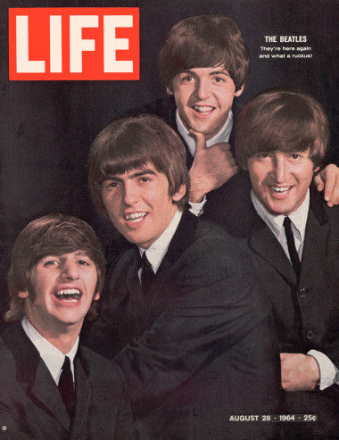Những thành viên trong ban nhạc đình đám một thời The Beatles xuất hiện trên trang bìa tạp chí danh giá LIFE số ra ngày 28/8/1964.