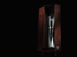 Đối với những đại gia thích vang đỏ thì Penfolds Ampoule là sự lựa chọn hoàn hảo. Mỗi chai Penfolds Ampoule có giá 170.000 USD. Chính vì vậy, đây là loại rượu vang đỏ đắt nhất thế giới. Andrew Bartlett đã thiết kế hộp gỗ độc đáo đi kèm chai rượu này. Loại rượu Penfolds Ampoule cũng vô cùng hiếm khi trên thế giới chỉ có 12 chai.