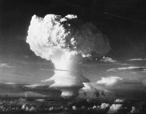 7. Một tháng sau khi thành phố Hiroshima bị đánh bom nguyên tử, cơn bão khủng khiếp đã "tấn công" thành phố, khiến khoảng 2.000 người thiệt mạng.