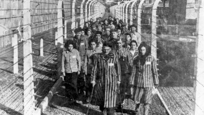 Heinrich Himmler là một trong những nhà lãnh đạo phát xít khét tiếng nhất của Hitler. Hắn đã thành lập Dachau - trại tập trung đầu tiên ở Đức và các trại diệt chủng khác ở Đông Âu.