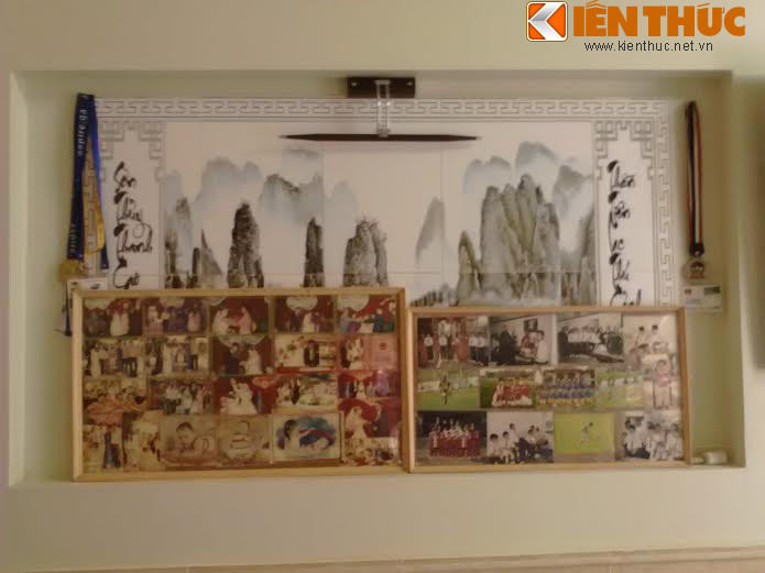 Chi phí xây xong ngôi nhà này theo bà Hoa thì khoảng 500 triệu đồng. Không nói ai cũng biết, ngôi nhà này cũng có một phần đóng góp từ số tiền đá bóng của Công Phượng. Bố của Công Phượng từng tâm sự: “Phượng là thằng ít nói vì thế nó không muốn kể cho ai biết việc gửi tiền về xây nhà cho bố mẹ”. Ảnh: Lê Quang.
