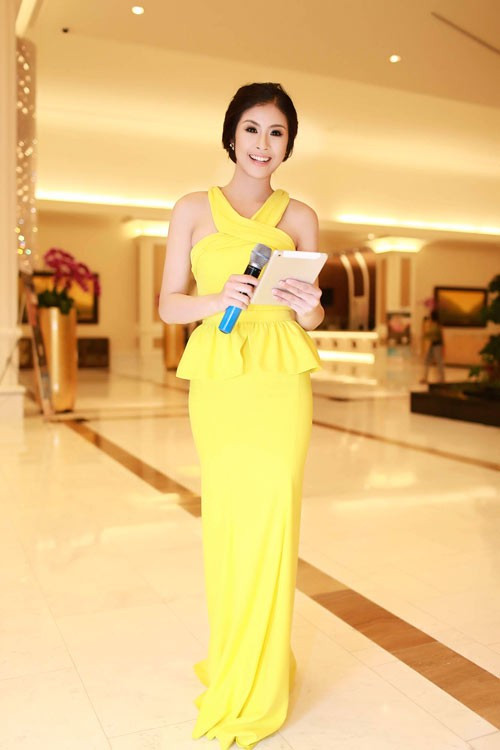 Không chỉ tham gia dẫn dắt các chương trình Không gian xanh trên kênh VTV3, Khoảnh khắc thường ngày, series S-Việt Nam trên VTV1, Ngọc Hân còn là cái tên được lựa chọn để dẫn dắt các chương trình truyền hình trực tiếp lớn như ca nhạc Vào hạ cùng MC Bình Minh, Ngôi sao thiết kế Việt Nam cùng MC Nguyên Khang...