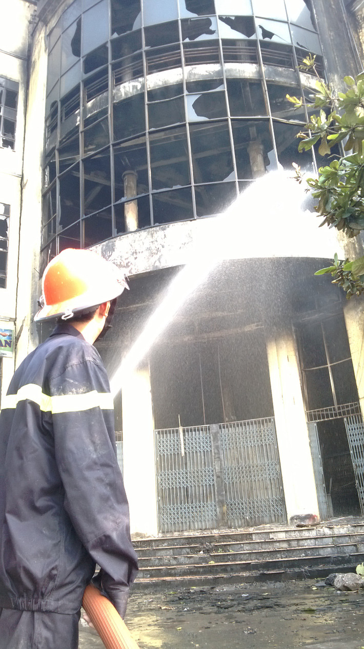 Kiểu chữa cháy này chỉ dập được lửa ở tầng 1.