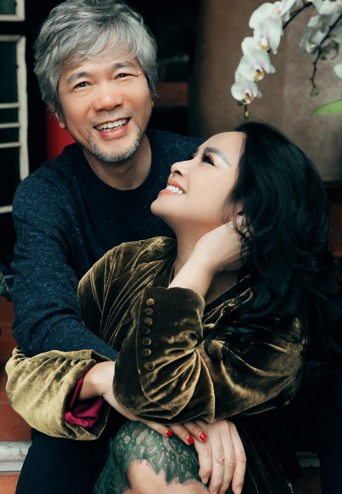 Nữ ca sĩ được bạn bè chúc mùa lễ bình yên và hạnh phúc bên bạn trai.